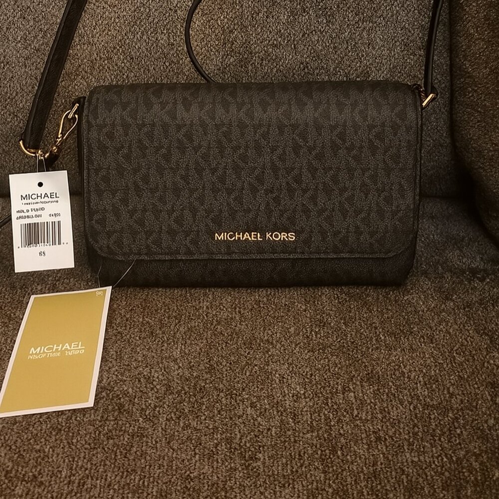 Michael Kors Black Crossbody Bag Pouchett